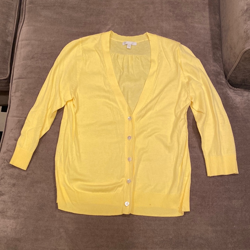 GAP yellow three quarter sleeve button down cardigan